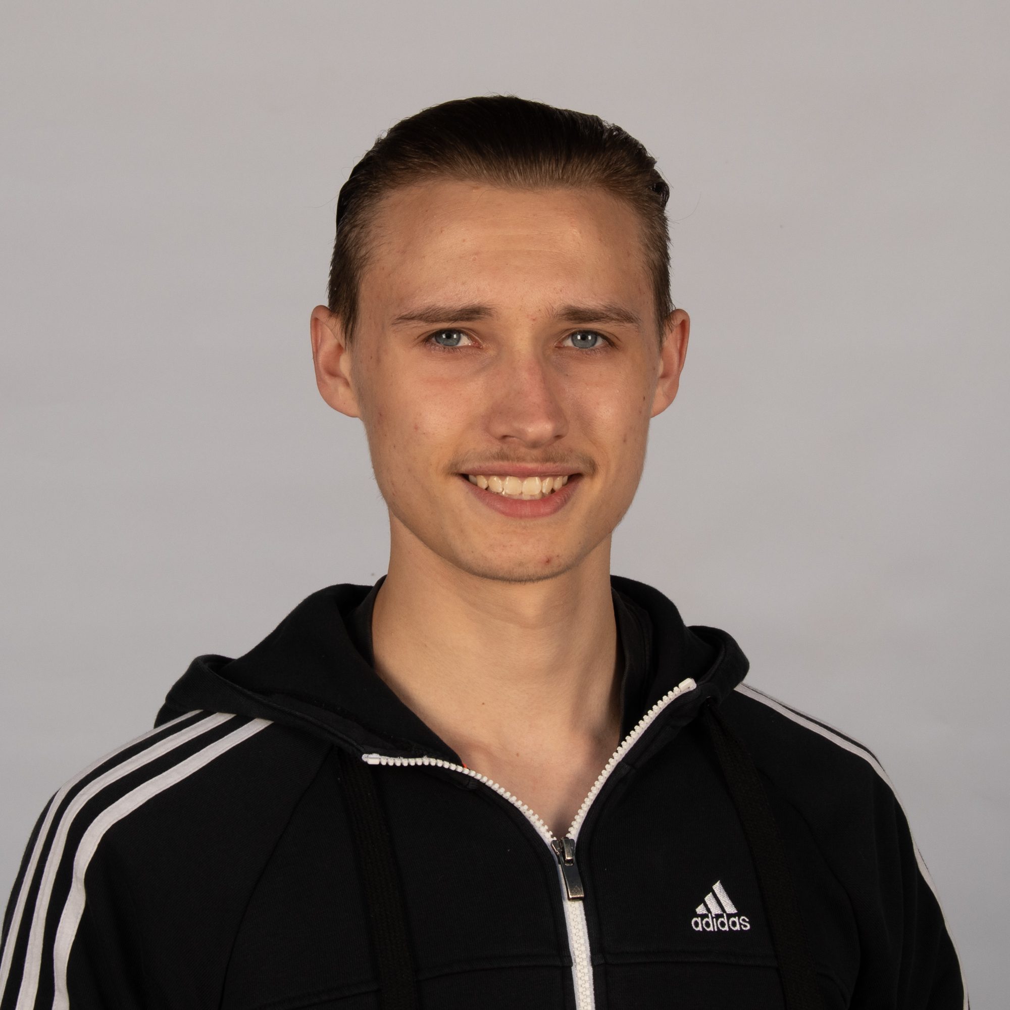025_Fischer_Marco_Turnen